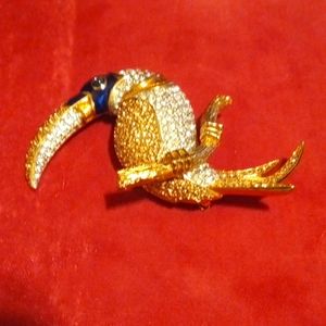 Carolee limited edition 1997 broach